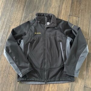 Columbia Men's Black and Gray Performance Jacket